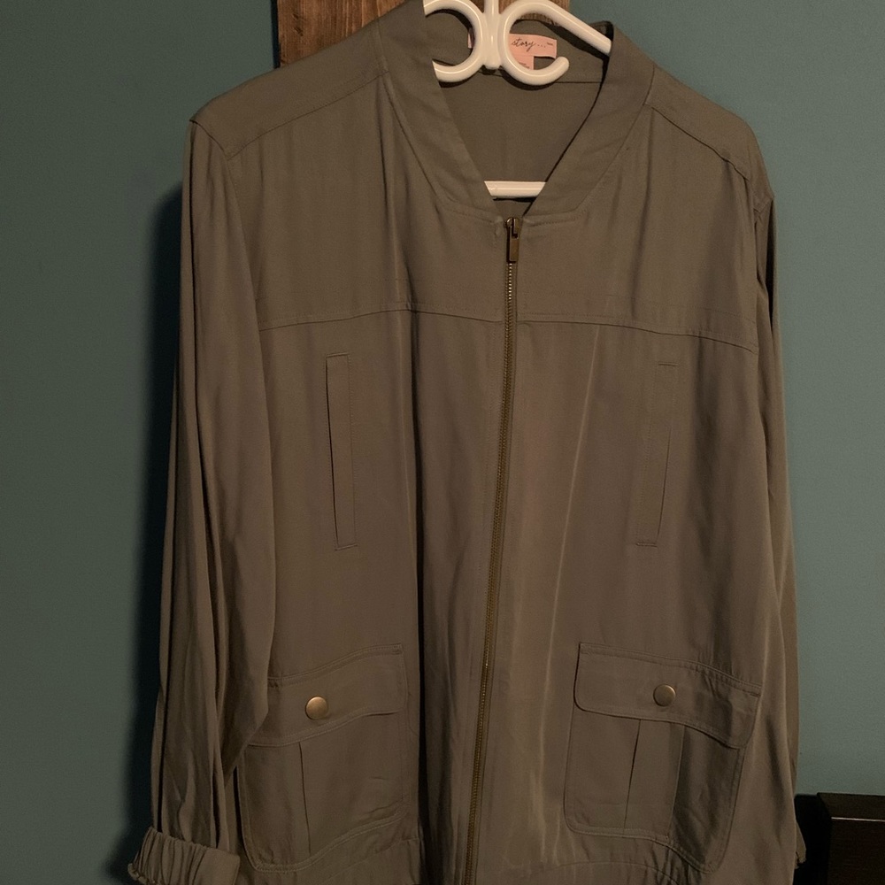 🤯 3/$25🤯 Army Green Bomber jacket